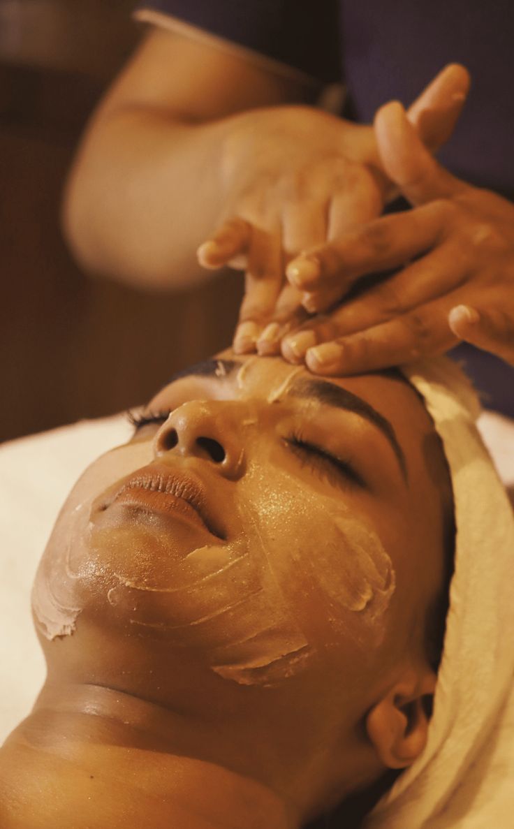 Advanced Milia Extraction Facial 75 Min
